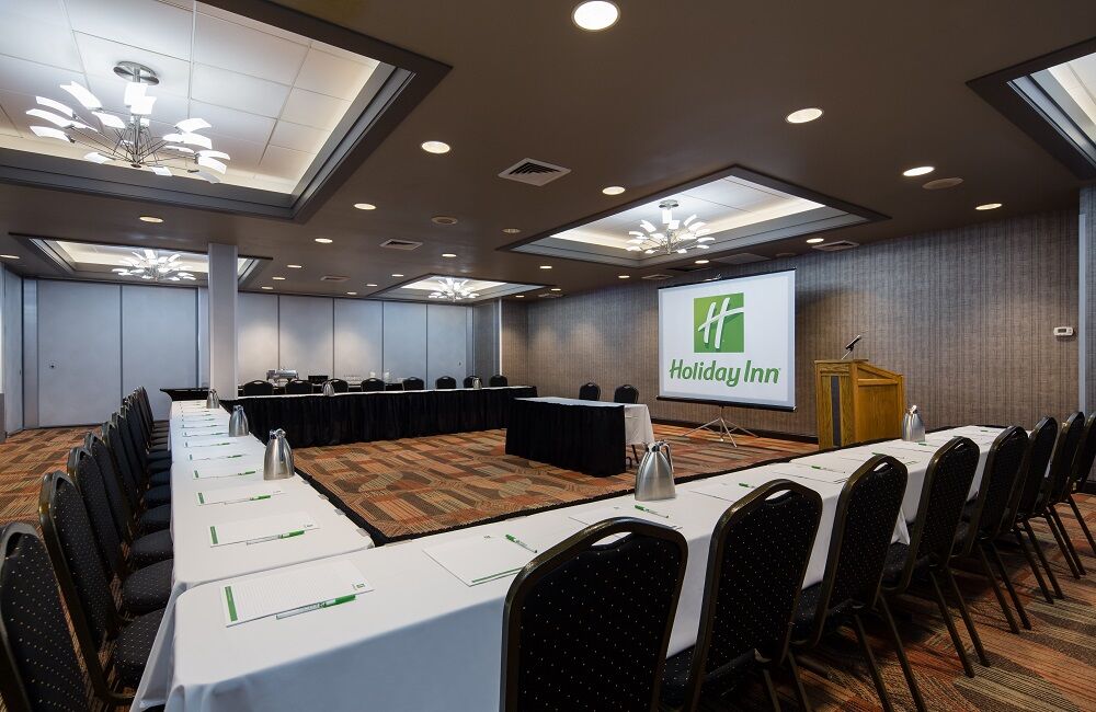 Holiday Inn Milwaukee Riverfront By Ihg Exterior photo